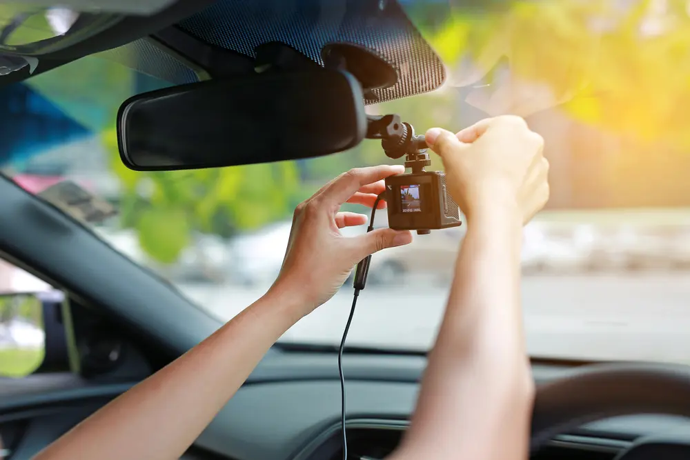 The Role of Dash Cameras in Clarifying Traffic Accidents